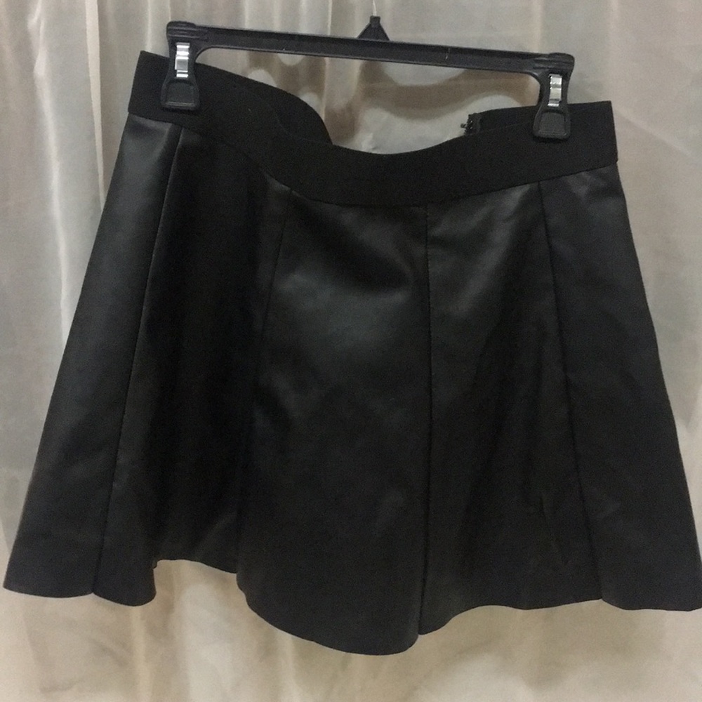 Forever21 pleather skater skirt size medium